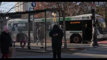 Задник к фильму "Bus Cuts" #542763