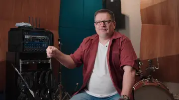 Задник к фильму "Alexandre Birkett - Um Músico Brasileiro" #559474