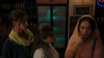 Задник к фильму "माँ बहन" #908948