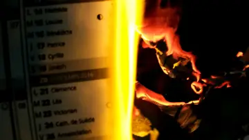 Задник к фильму "Fire Sleeps With Me" #557646