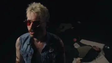 Задник к фильму "Love Hurts" #537393