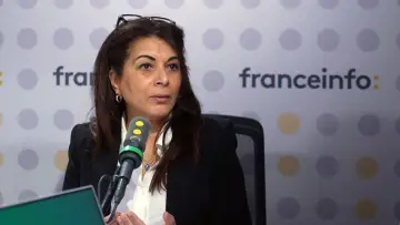 Задник к фильму "Qui veut la peau de la lanceuse d