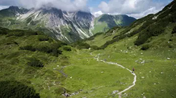 Задник к фильму "Running Via Alpina" #781034