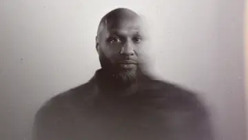 Задник к фильму "Untold: The Death & Life of Lamar Odom" #771004