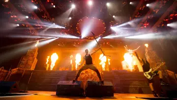 Задник к фильму "Iron Maiden: Burning Ambition" #780480