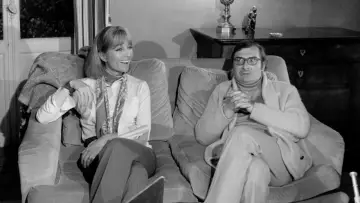 Задник к фильму "Stéphane Audran, la complice de Chabrol" #794250