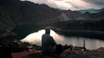 Kuru Taşın Başı постер