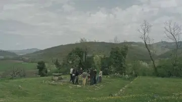 Задник к фильму "E se ora, lontano - Un