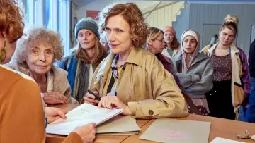Задник к фильму "Fast perfekte Frauen" #796946