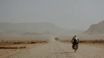 Задник к фильму "SAME SUN - MIT DEM FAHRRAD DURCH AFRIKA" #807056