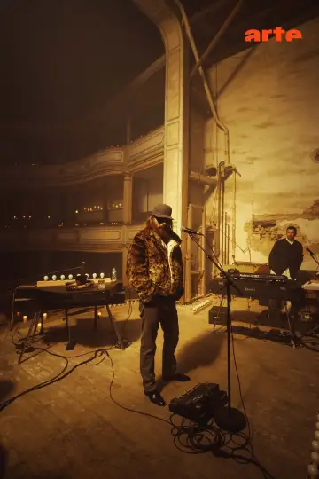 Постер к фильму "Sébastien Tellier au Théâtre de Mirecourt - Passengers" #775374