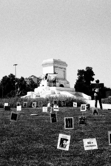 Постер к фильму "Monumento" #776537