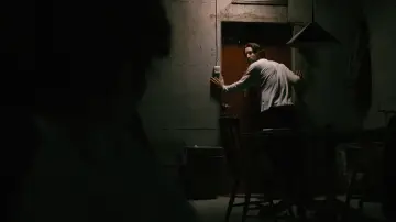 Å slippe inn en ulv постер
