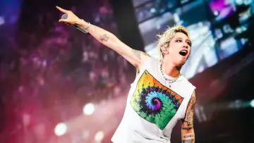 Задник к фильму "ONE OK ROCK TOUR [DETOX] IN CINEMAS" #820379