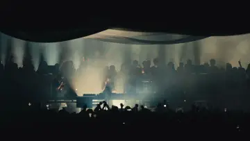 Задник к фильму "Fred again.. & Thomas Bangalter: Live at Alexandra Palace in London (USB002)" #790872