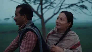 Задник к фильму "तिनीहरू" #834581
