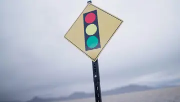 Задник к фильму "To Run A Yellow Light" #794244