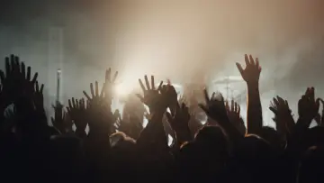 Задник к фильму "We are all Young Gods" #781103
