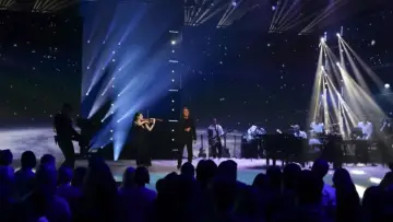 Задник к фильму "La fête de la chanson française - 20 ans d