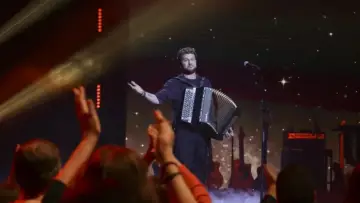 Задник к фильму "La fête de la chanson française - 20 ans d