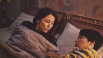Задник к фильму "このごにおよんで愛など" #1572555