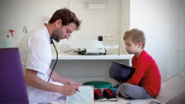 Задник к фильму "Toubib, 12 années dans la vie d