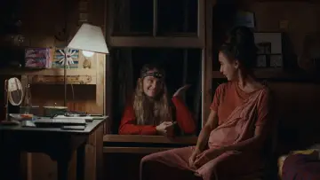 Задник к фильму "Mother Future Self" #915913