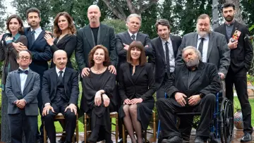 Un tranquillo funerale di famiglia постер