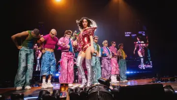 Задник к фильму "Katy Perry: The Lifetimes Tour – Live from Paris" #1633872