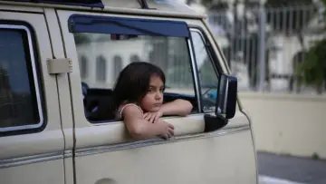 Задник к фильму "Eu, a Kombi e a Garotinha que Encontrei no Meio do Caminho" #1527963
