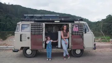 Задник к фильму "Eu, a Kombi e a Garotinha que Encontrei no Meio do Caminho" #1527968