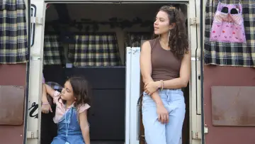 Задник к фильму "Eu, a Kombi e a Garotinha que Encontrei no Meio do Caminho" #1527973