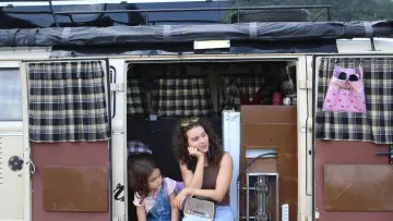 Задник к фильму "Eu, a Kombi e a Garotinha que Encontrei no Meio do Caminho" #1527978