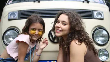 Задник к фильму "Eu, a Kombi e a Garotinha que Encontrei no Meio do Caminho" #1527982