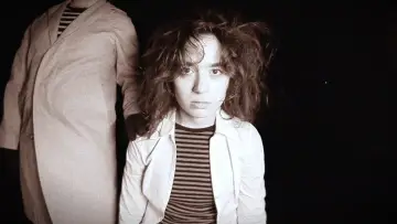 Задник к фильму "Something