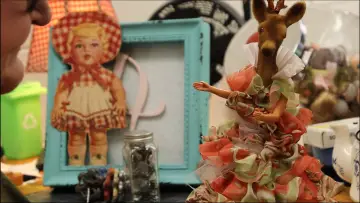 Задник к фильму "The Doll Lady!" #826405