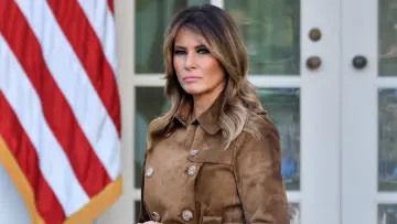 Задник к фильму "Melania Trump, la voie du silence" #824124