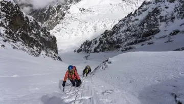 Задник к фильму "Sophie Lavaud - The Final Summit" #823846