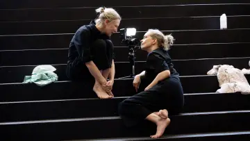 Задник к фильму "National Theatre Live: Electra/Persona" #1616185