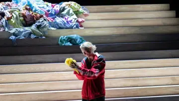 Задник к фильму "National Theatre Live: Electra/Persona" #1652402