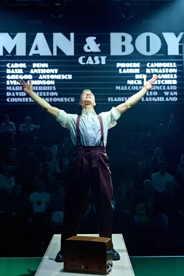 Постер к фильму "National Theatre Live: Man and Boy" #976908