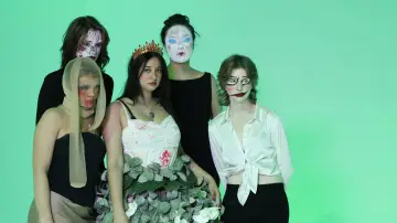 Задник к фильму "Doll Parts" #846901