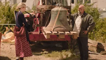 About A Bell постер