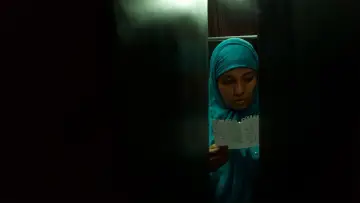 Задник к фильму "लवर्स इन द ब्लू नाइट" #1652189