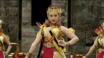 Задник к фильму "Ayah, Aku Mau Cerita...." #1195839