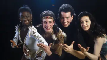 Patinage : Les championnes brisent la glace постер