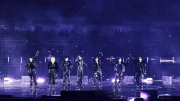 Задник к фильму "BTS World Tour 