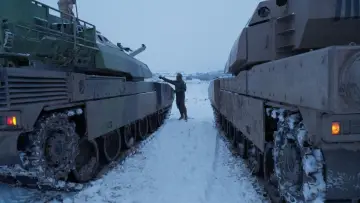 Задник к фильму "Europe, le choix des armes" #823210