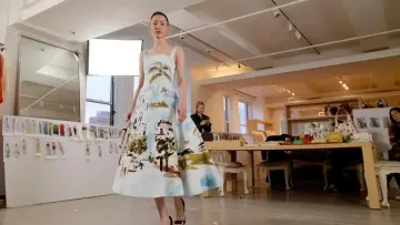 Задник к фильму "Oscar de la Renta : A Life Well Lived" #1526529