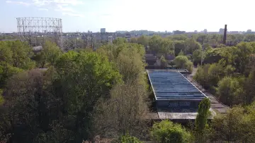 Задник к фильму "La Goccia - Il bosco nella città, la città nel bosco" #847688